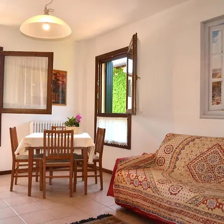 Posta Cozy Close To Venice Appartement