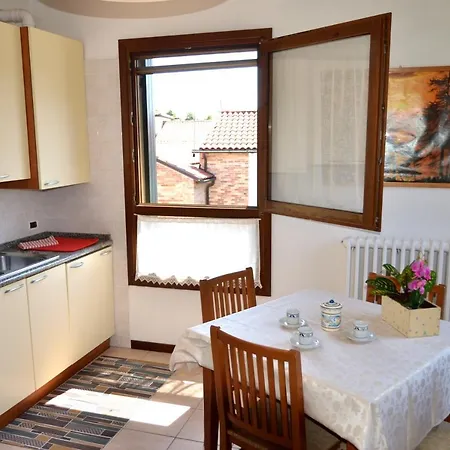 Apartment Posta Cozy Close To Venice